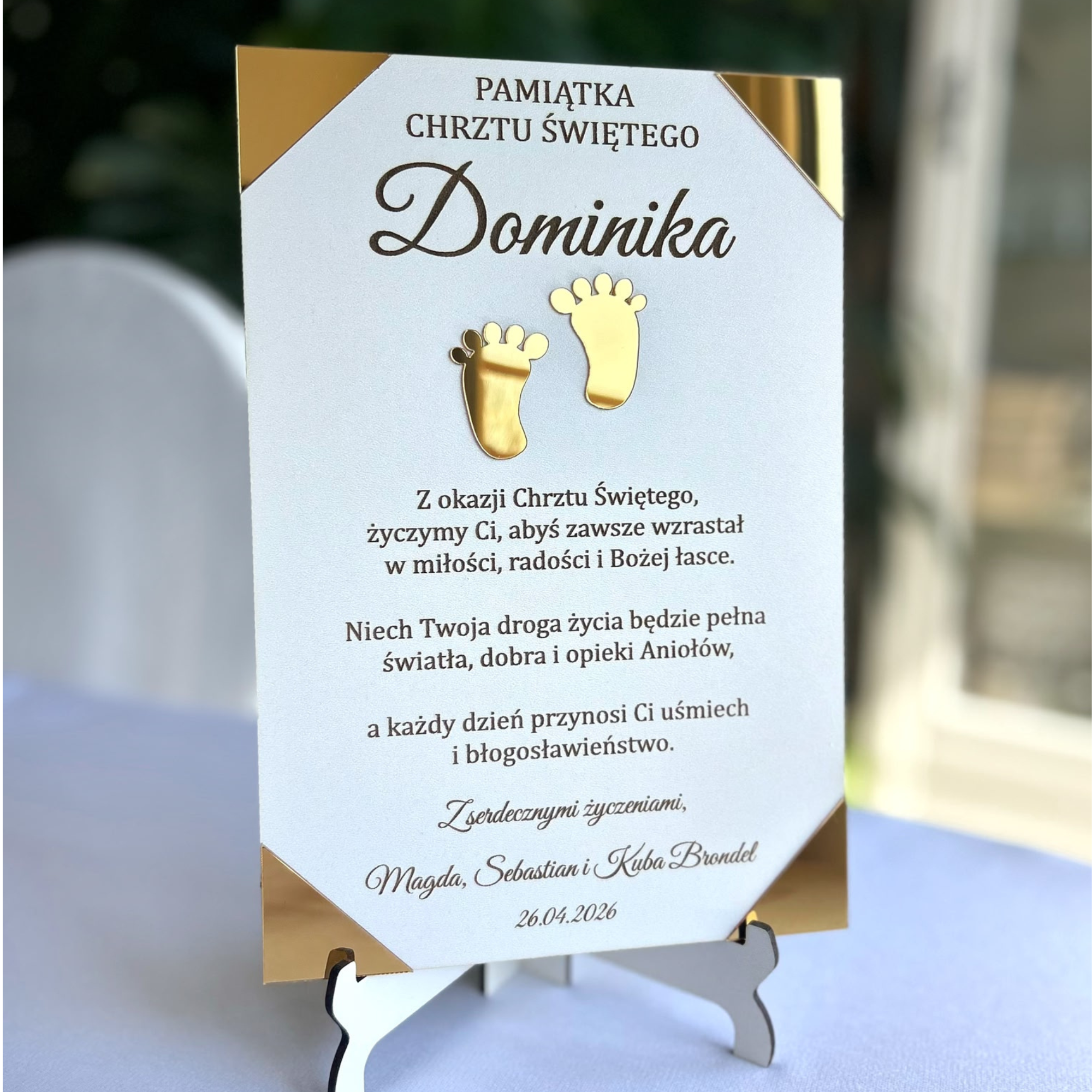 Personalizowana Pamiątka Chrztu Świętego ze stojakiem Biało-Złota Grawer