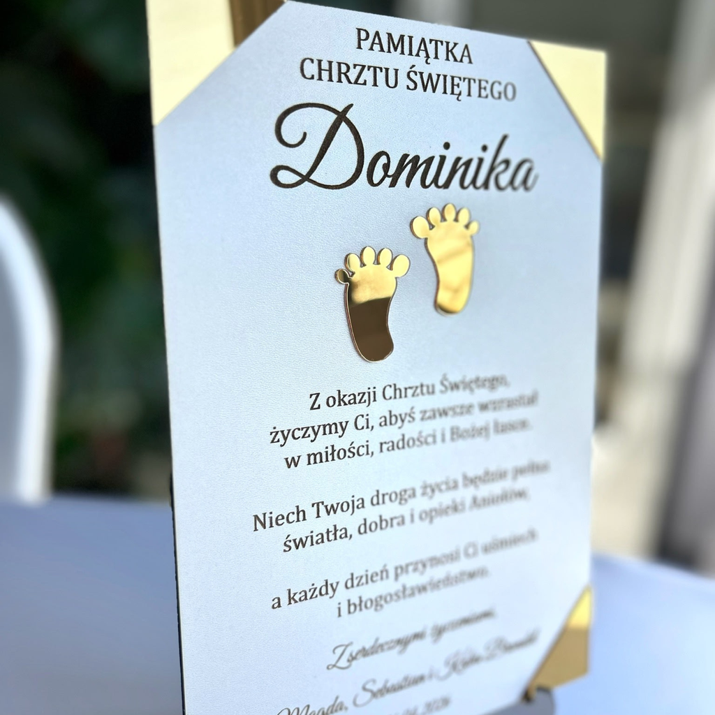 Personalizowana Pamiątka Chrztu Świętego ze stojakiem Biało-Złota Grawer