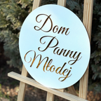 Tablica powitalna koło – "Dom Panny Młodej/Pana Młodego"